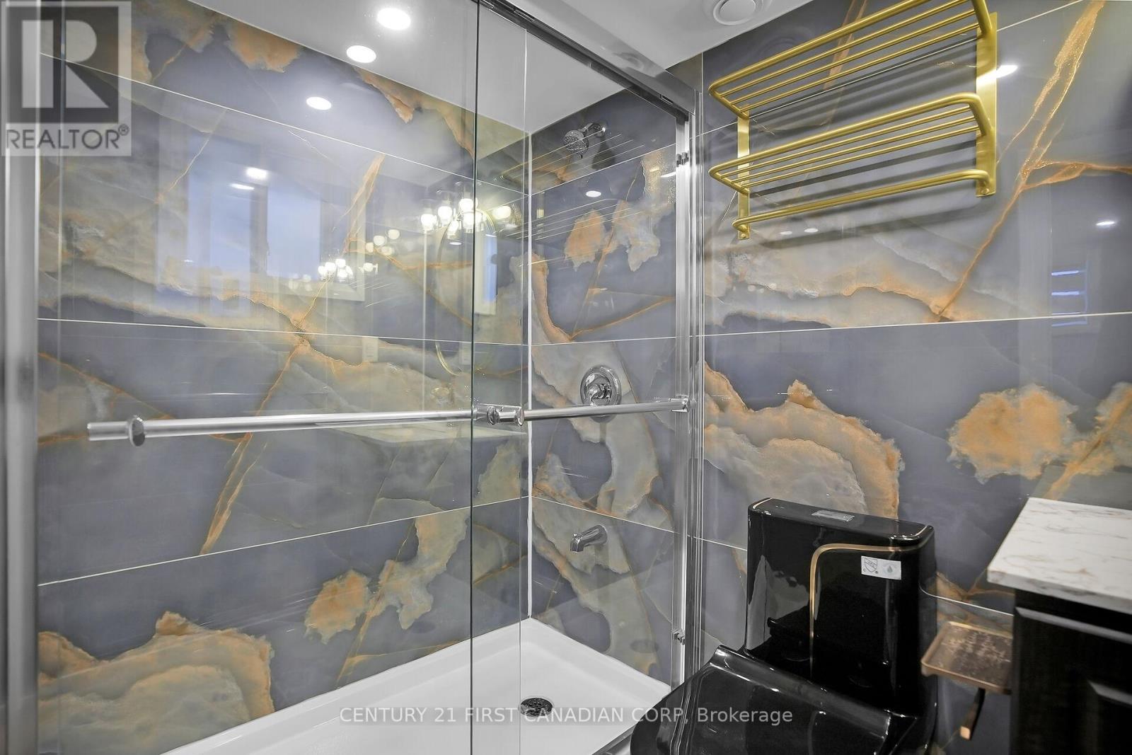 1046 Jalna Boulevard, London South (South X), ON - Indoor Photo Showing Bathroom