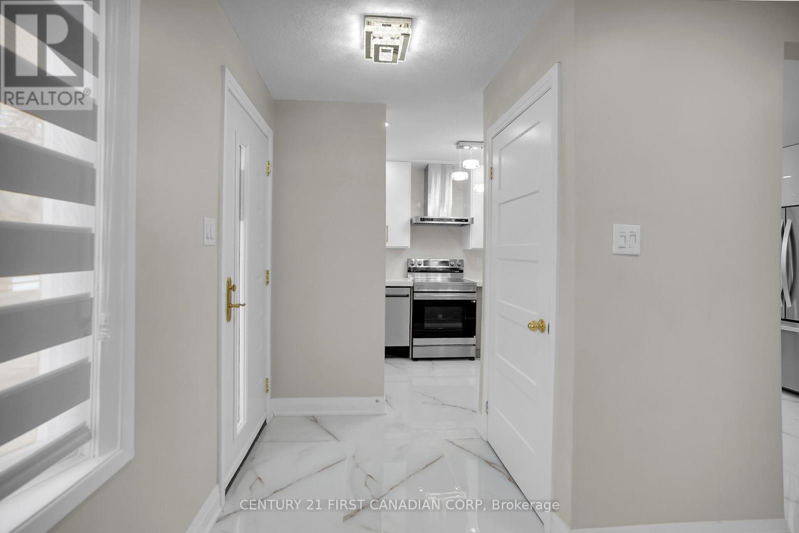 Main Floor - 1046 Jalna Boulevard, London South (South X), ON - Indoor Photo Showing Other Room