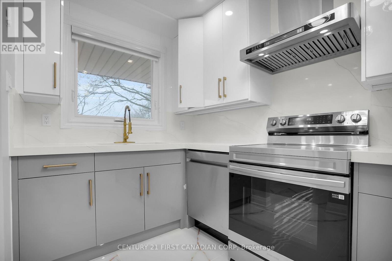 Main Floor Kitchen - 1046 Jalna Boulevard, London South (South X), ON - Indoor Photo Showing Kitchen