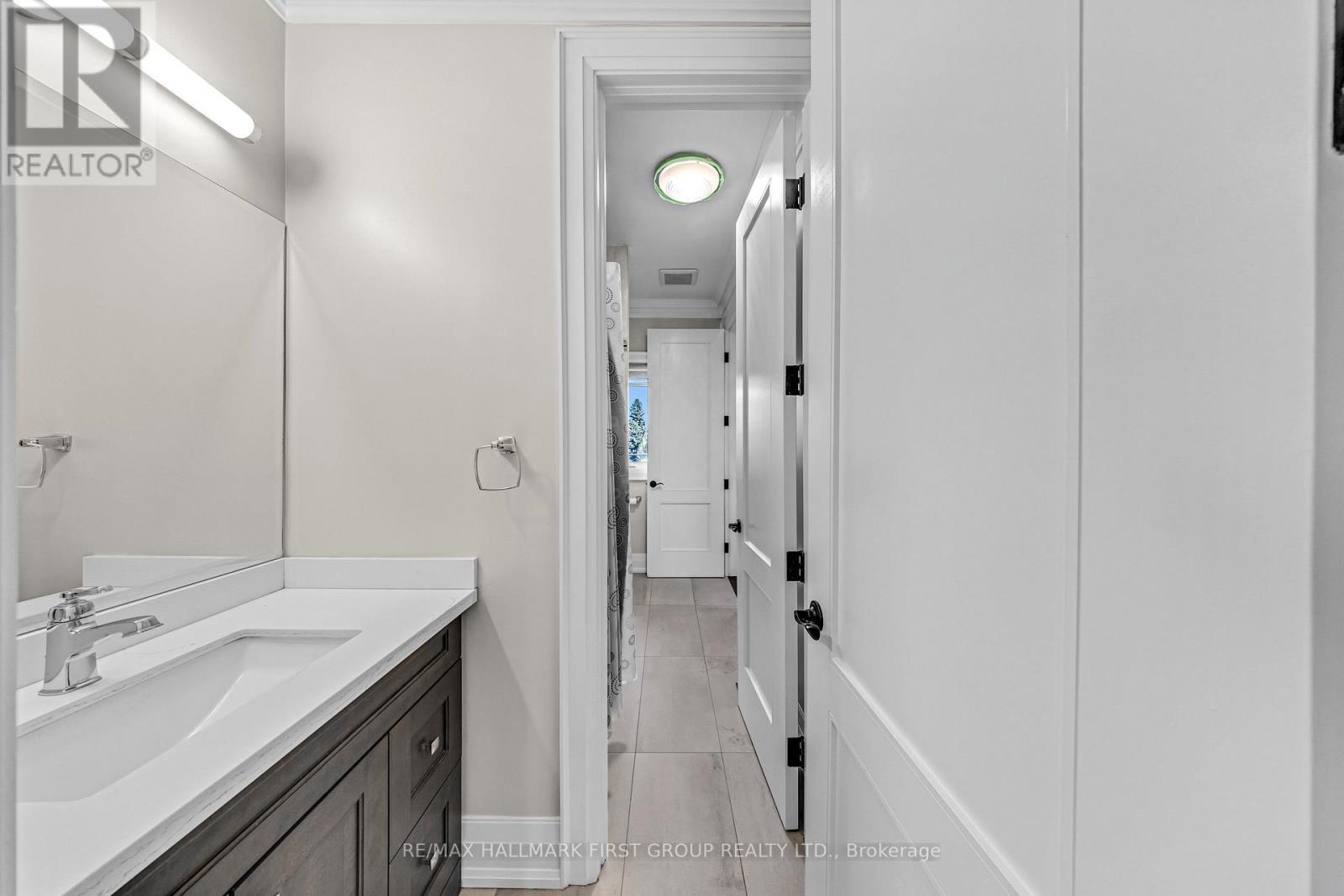 752 Hillview Crescent, Pickering, ON - Indoor Photo Showing Bathroom