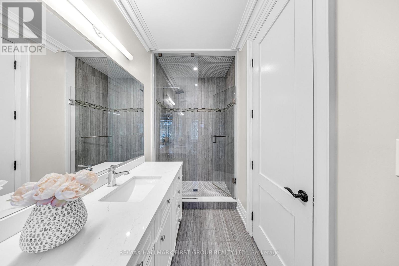 752 Hillview Crescent, Pickering, ON - Indoor Photo Showing Bathroom