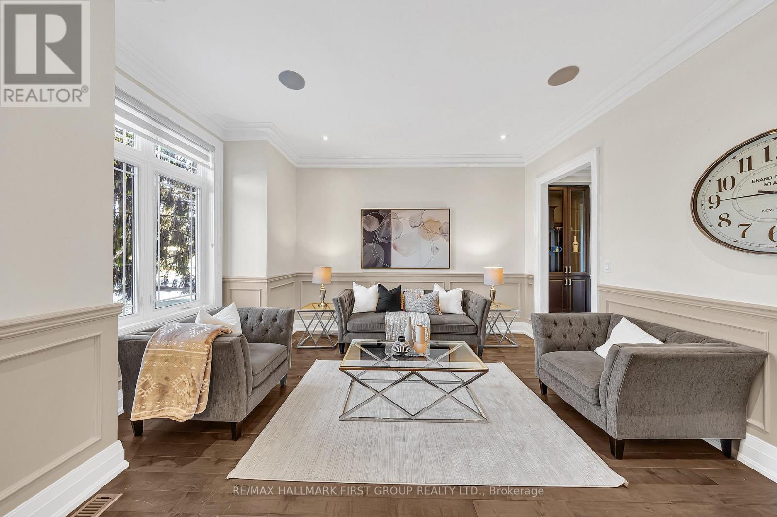 752 Hillview Crescent, Pickering, ON - Indoor Photo Showing Living Room