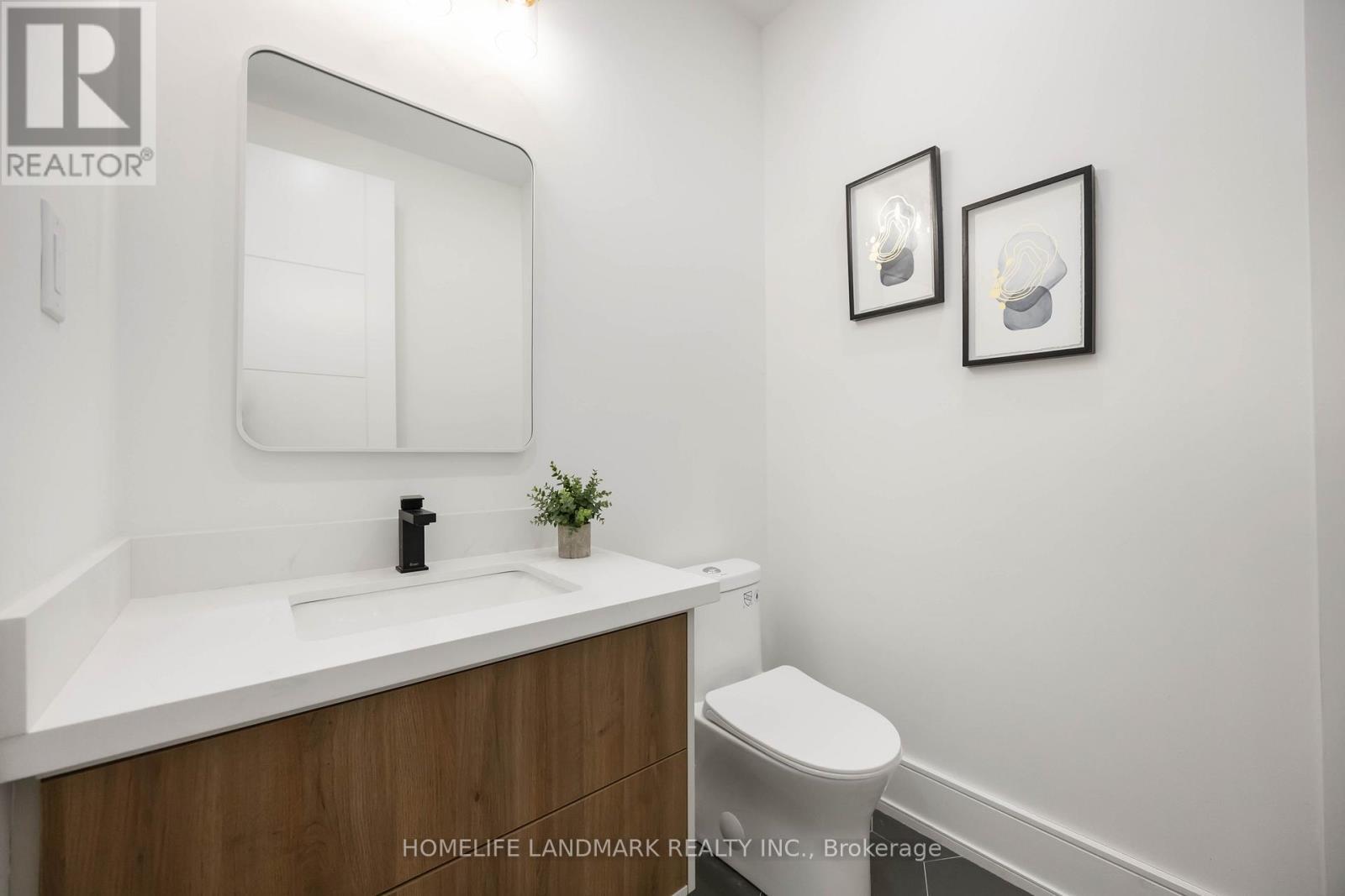 70 Granger Avenue, Toronto, ON - Indoor Photo Showing Bathroom