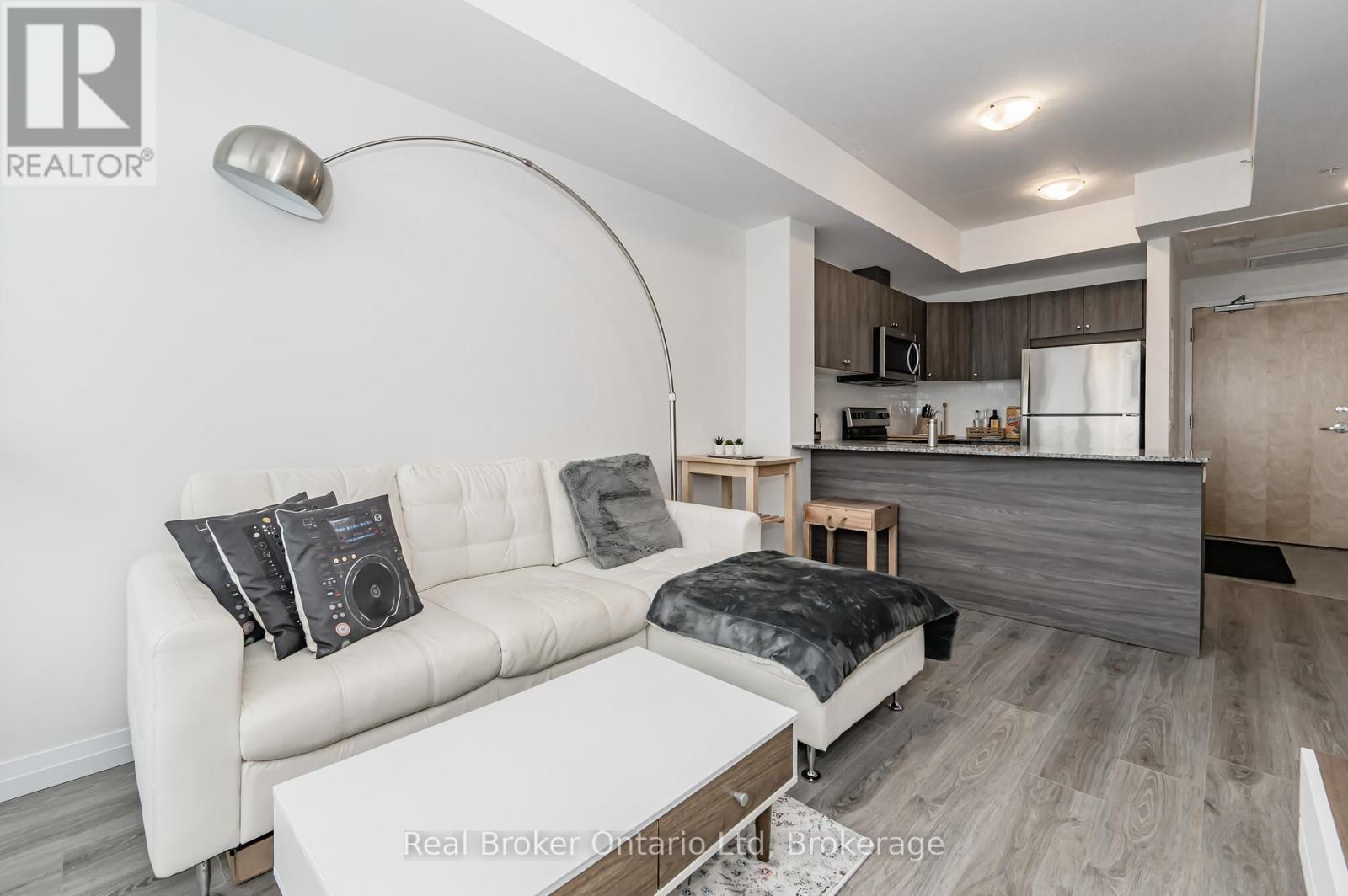 2003 - 60 Charles Street W, Kitchener, ON - Indoor