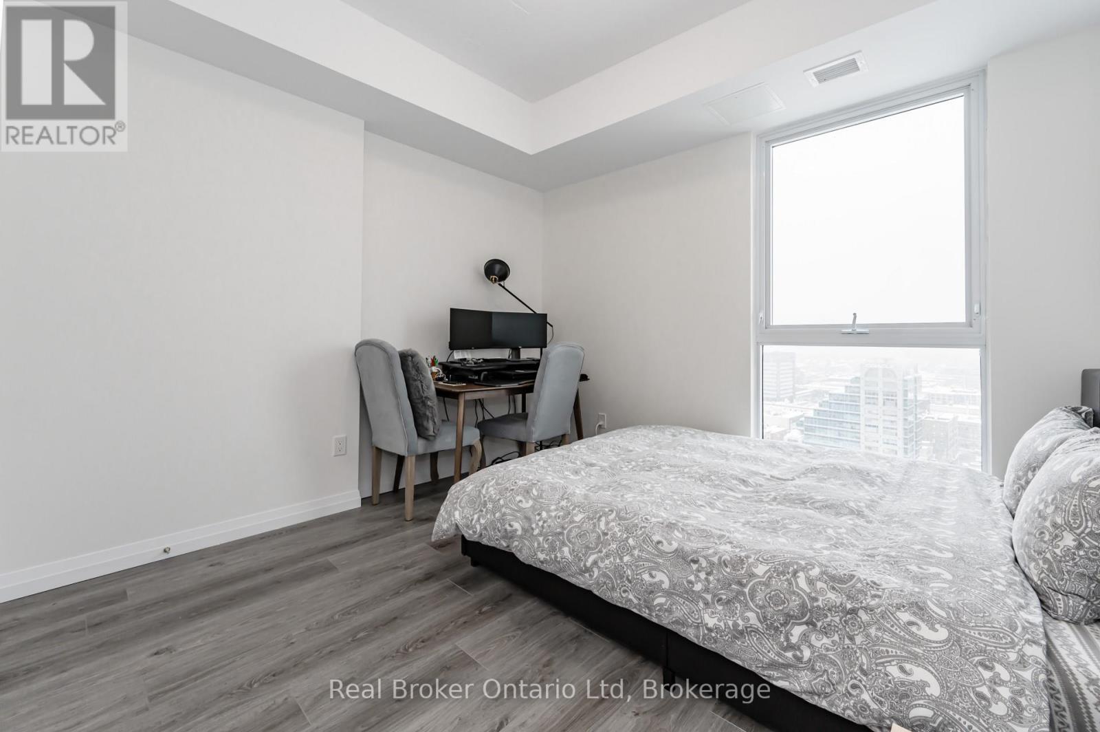 2003 - 60 Charles Street W, Kitchener, ON - Indoor Photo Showing Bedroom