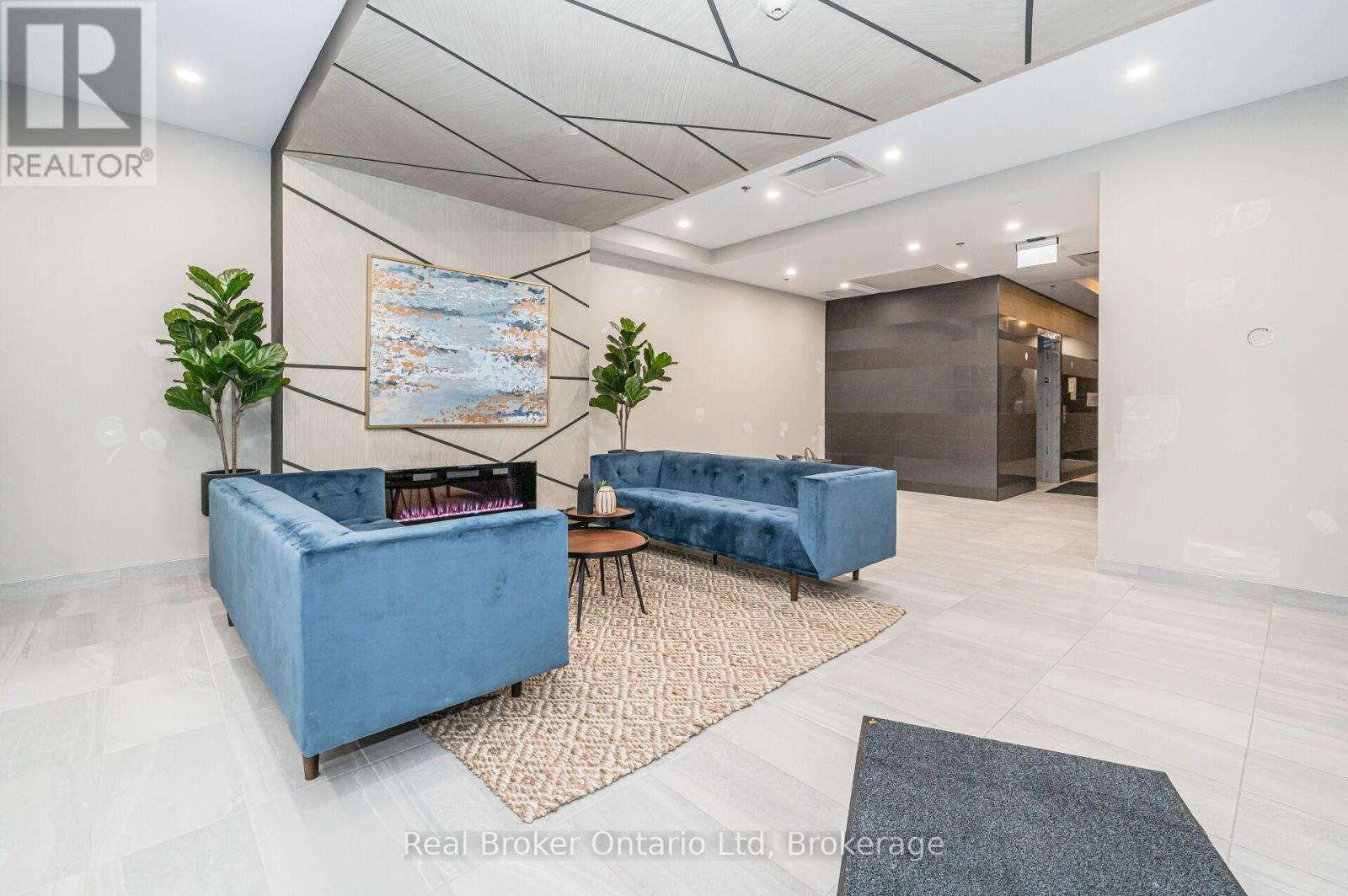 2003 - 60 Charles Street W, Kitchener, ON - Indoor Photo Showing Other Room