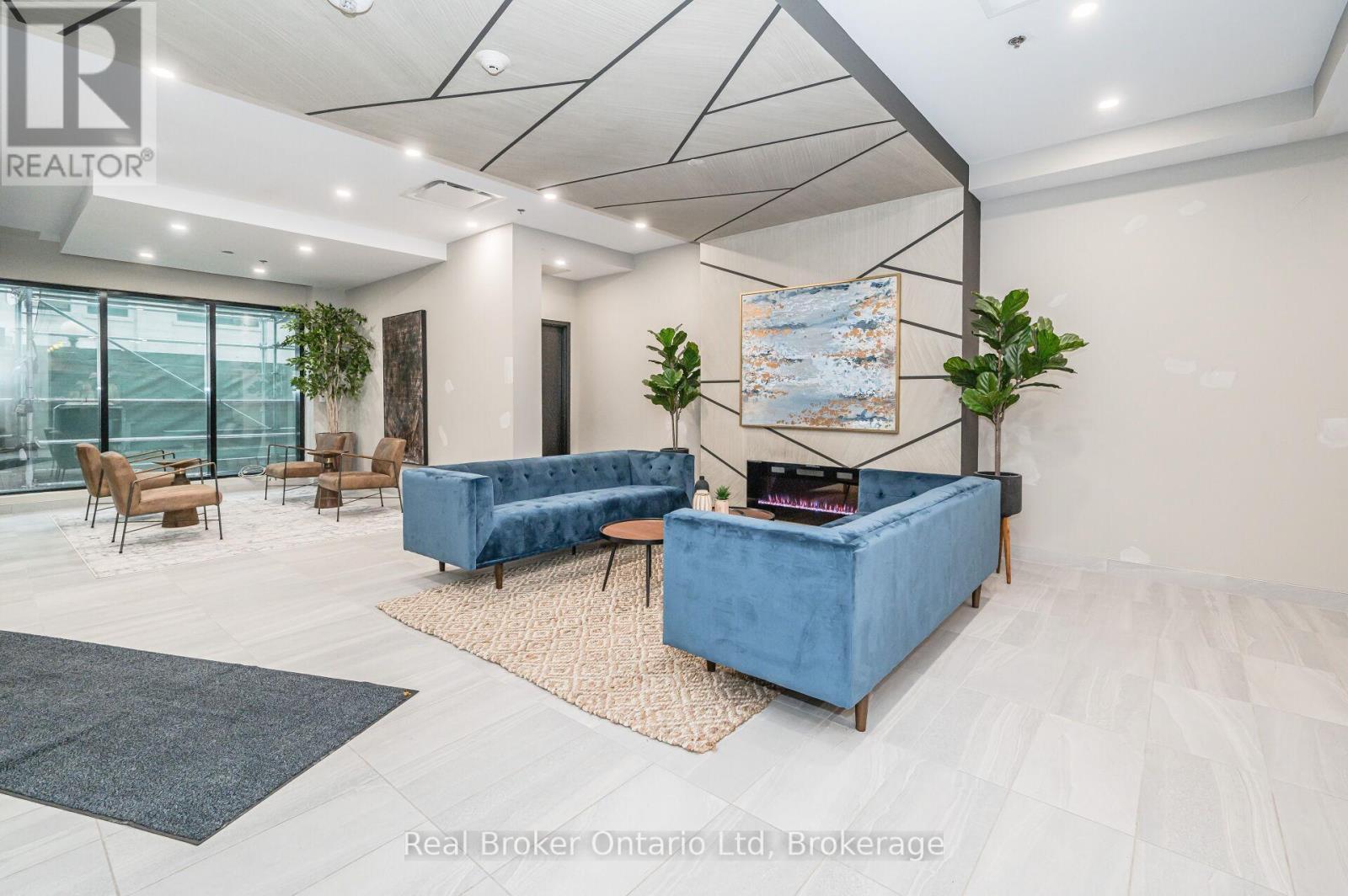 2003 - 60 Charles Street W, Kitchener, ON - Indoor Photo Showing Other Room