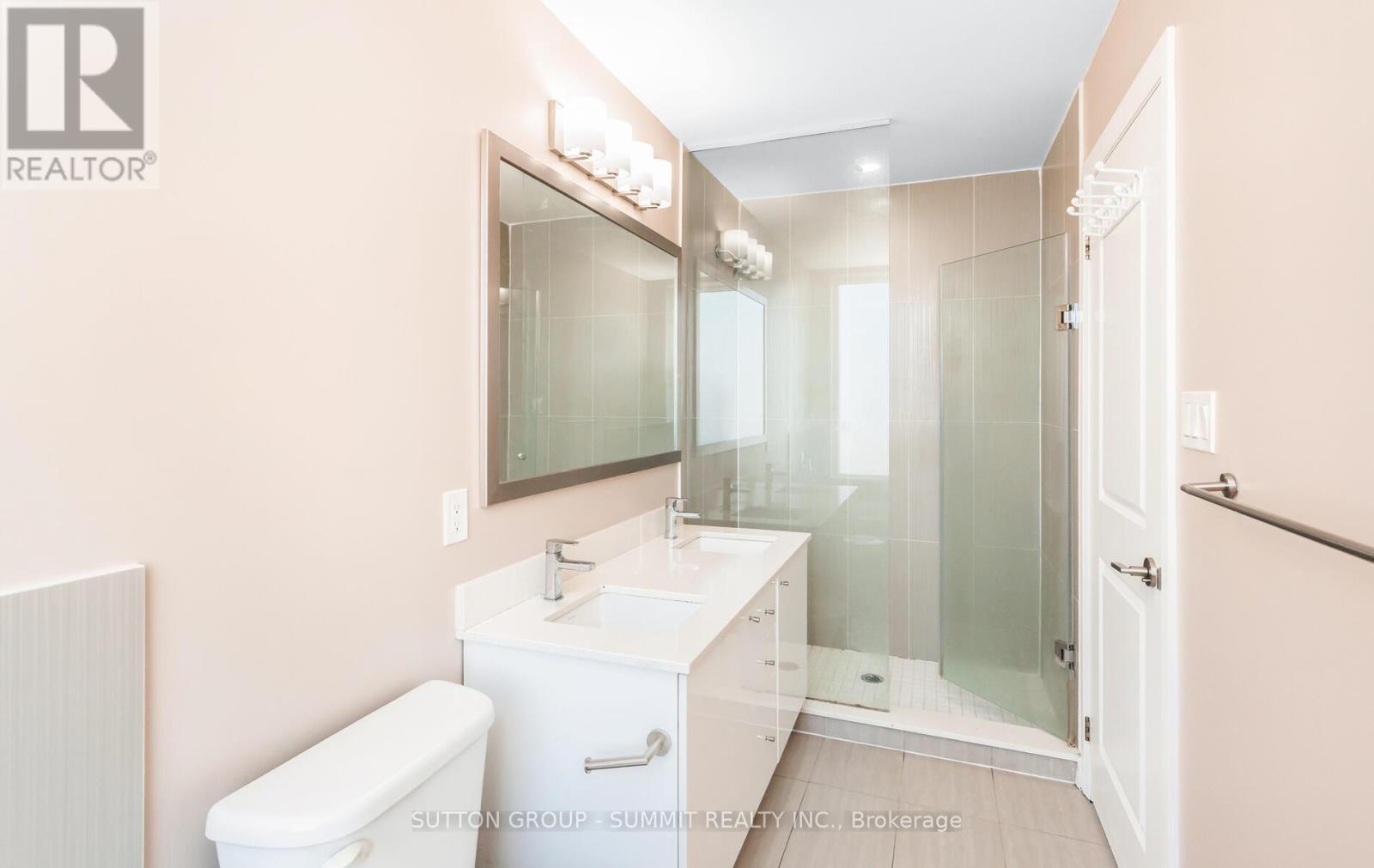 6 - 70 Littlecreek Road, Mississauga, ON - Indoor Photo Showing Bathroom