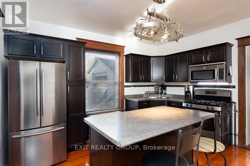 337 Dufferin Avenue, Quinte West (Trenton Ward), ON - Indoor Photo Showing Kitchen