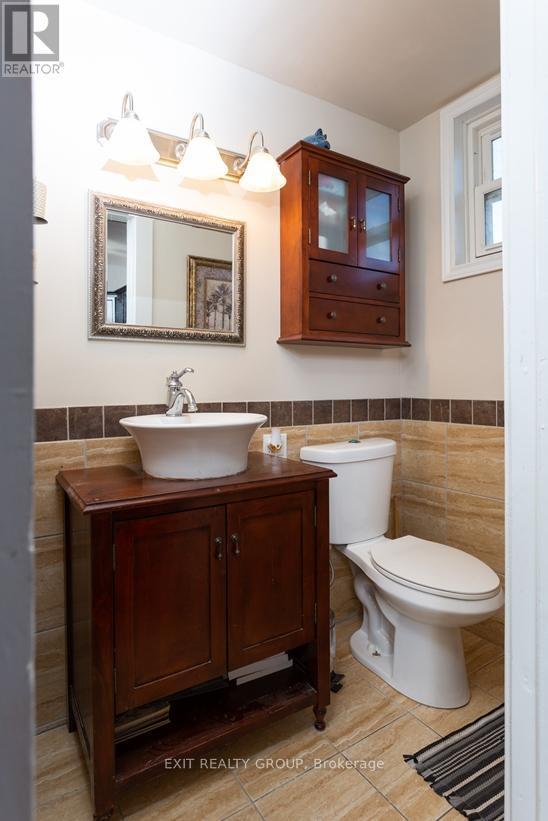 337 Dufferin Avenue, Quinte West (Trenton Ward), ON - Indoor Photo Showing Bathroom