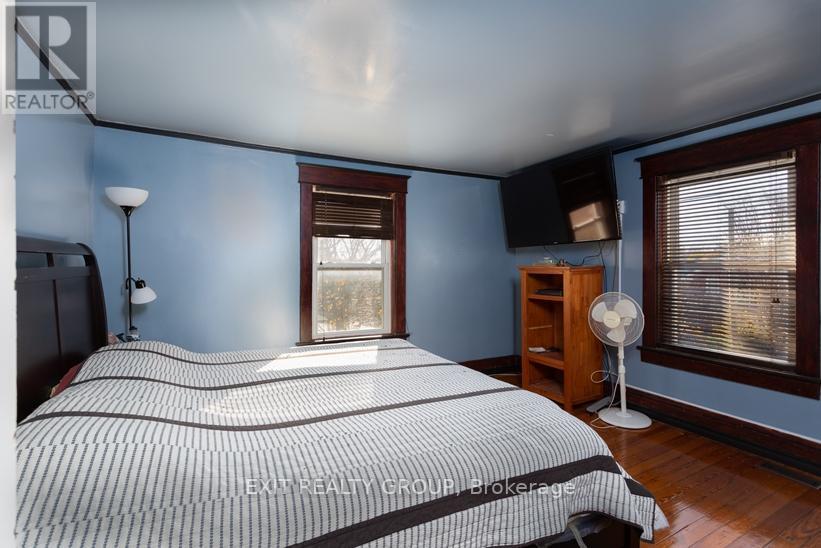 337 Dufferin Avenue, Quinte West (Trenton Ward), ON - Indoor Photo Showing Bedroom