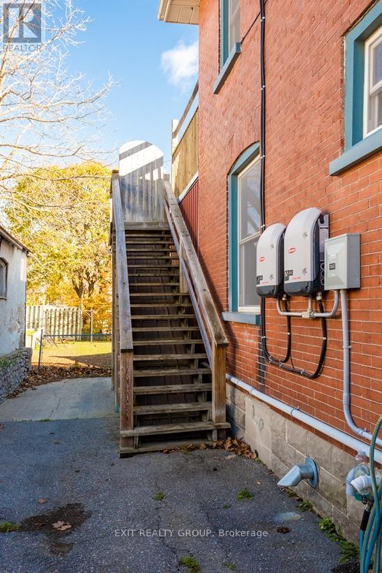 337 Dufferin Avenue, Quinte West (Trenton Ward), ON - Outdoor With Exterior