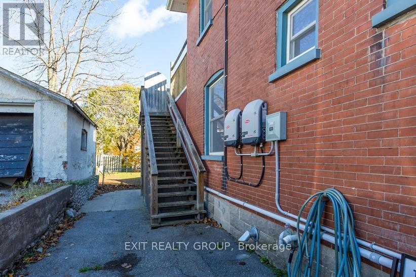 337 Dufferin Avenue, Quinte West (Trenton Ward), ON - Outdoor With Exterior