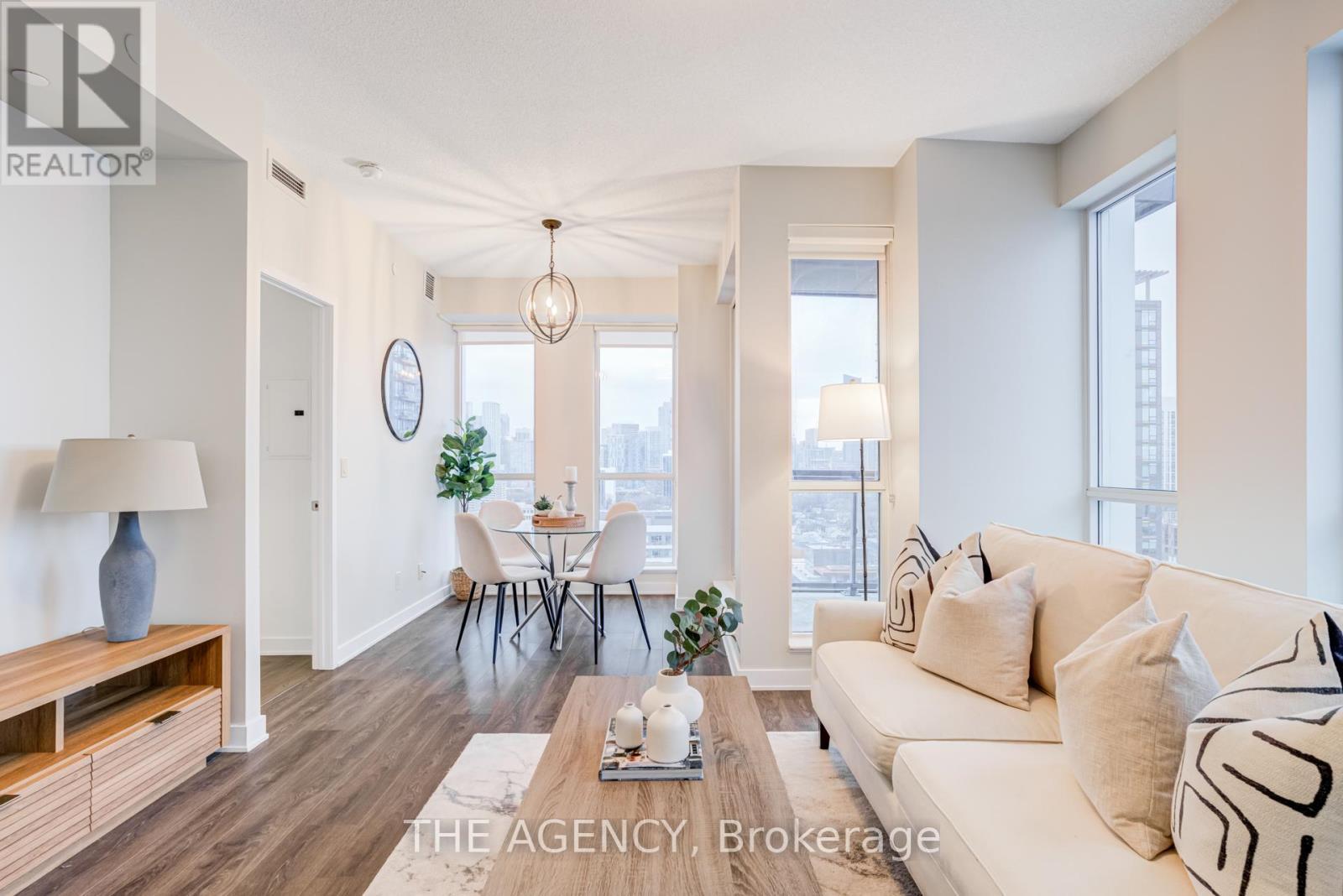 2009 - 55 Regent Park Boulevard, Toronto, ON - Indoor Photo Showing Living Room