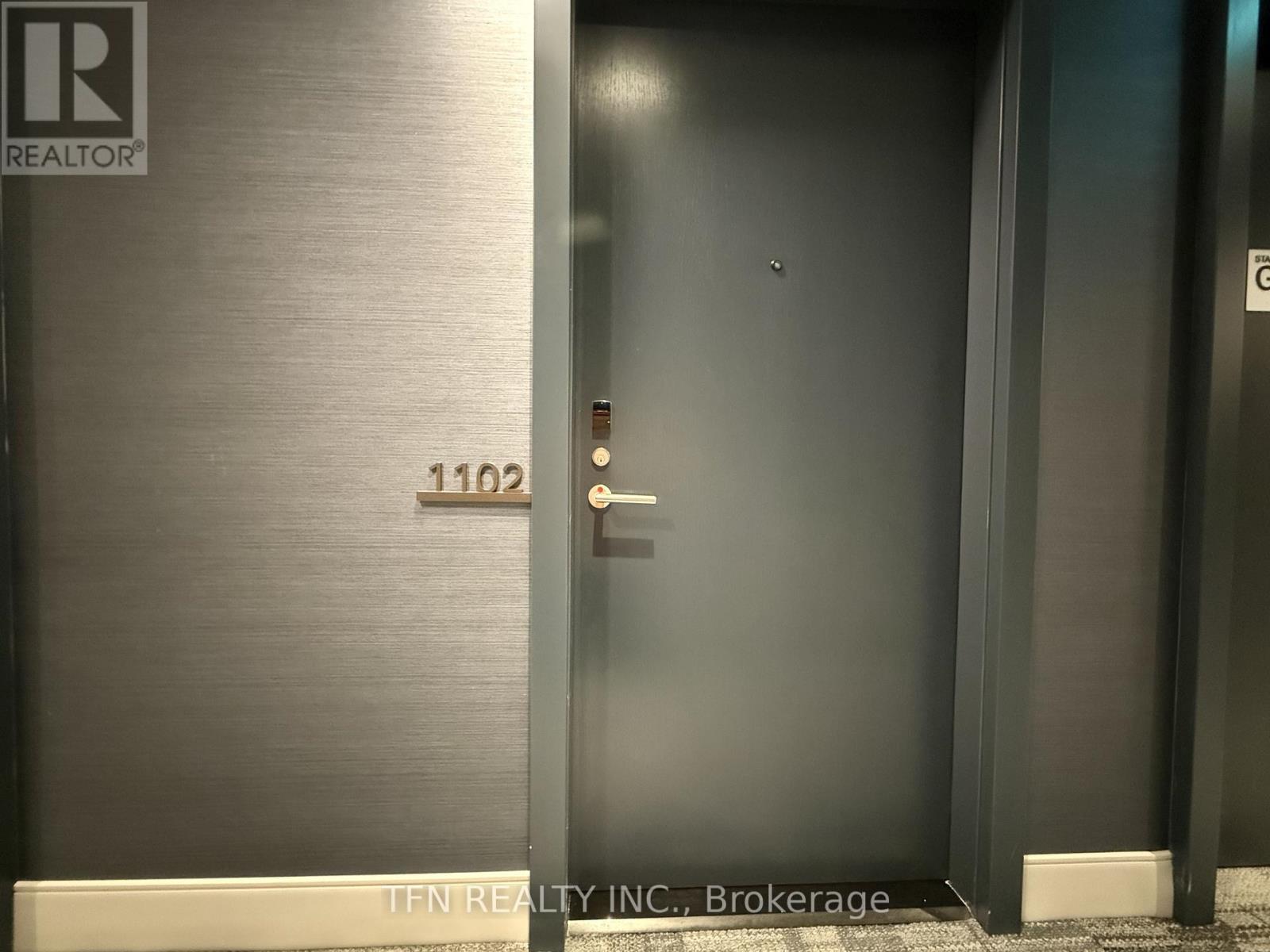 1102 - 65 Broadway Avenue, Toronto, ON - Indoor Photo Showing Other Room