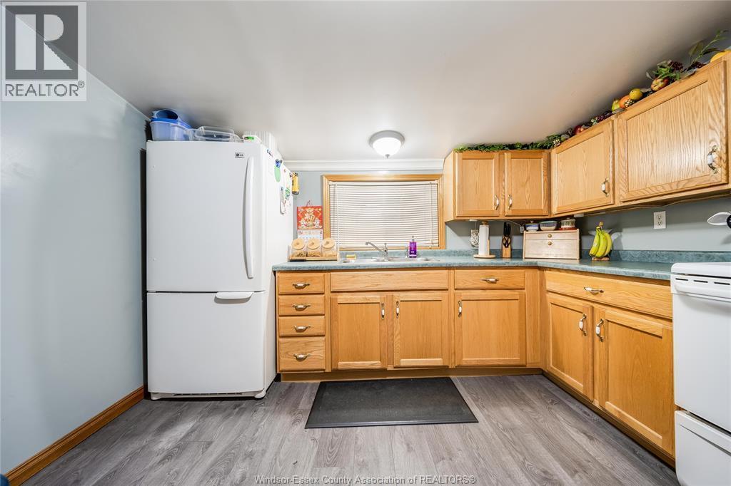 1354 St. Luke, Windsor, ON - Indoor Photo Showing Kitchen