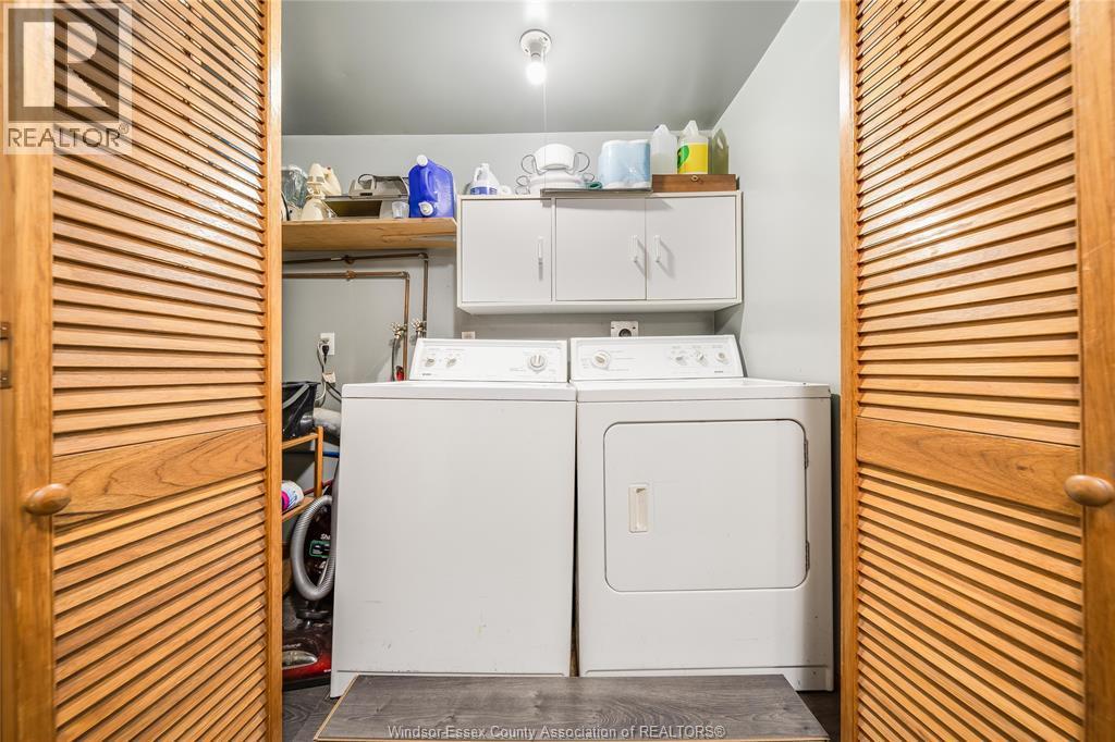 1354 St. Luke, Windsor, ON - Indoor Photo Showing Laundry Room