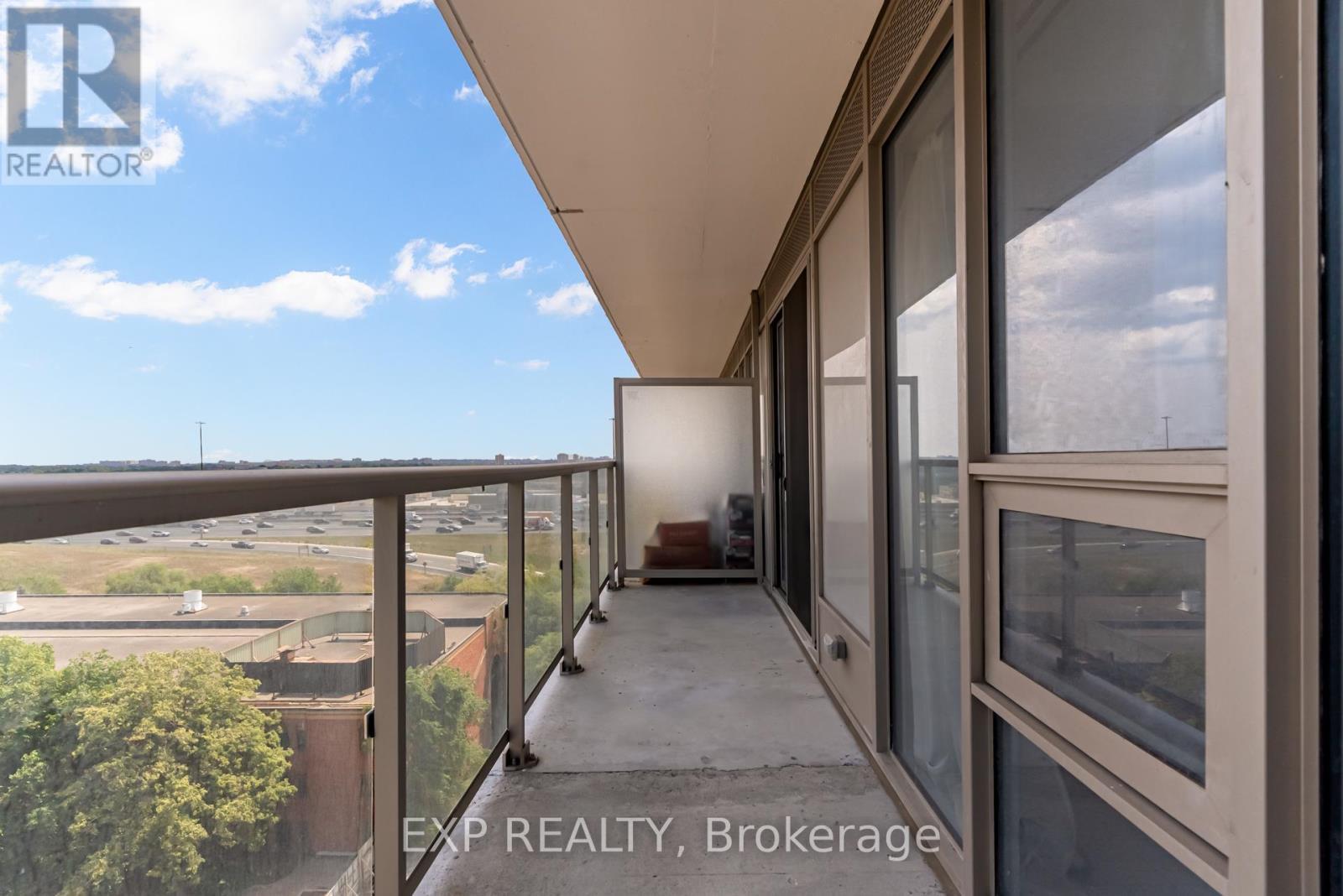 907 - 2033 Kennedy Road, Toronto, ON - Outdoor With Balcony With Exterior