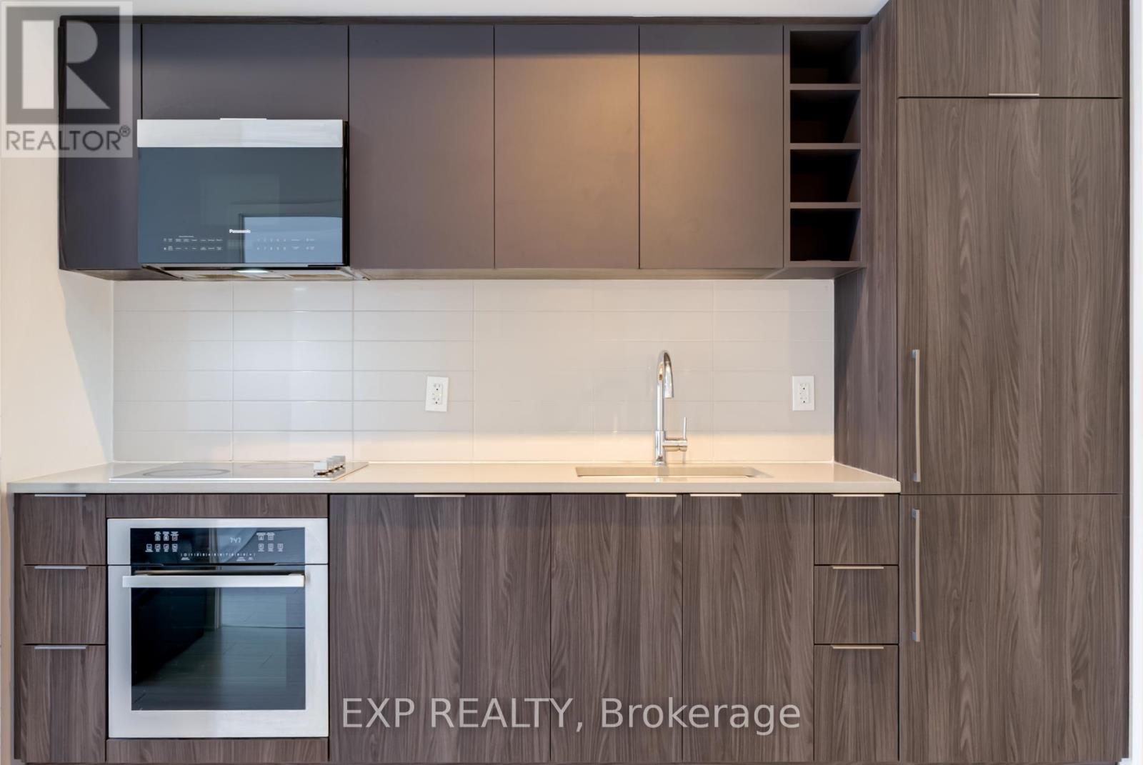 907 - 2033 Kennedy Road, Toronto, ON - Indoor Photo Showing Kitchen
