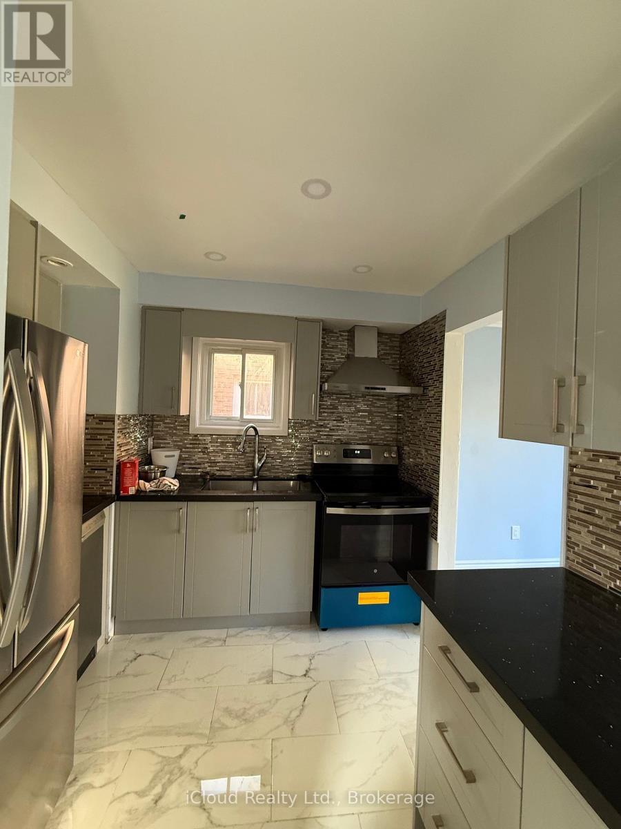 82 Chatfield Drive, Ajax, ON - Indoor Photo Showing Kitchen With Stainless Steel Kitchen