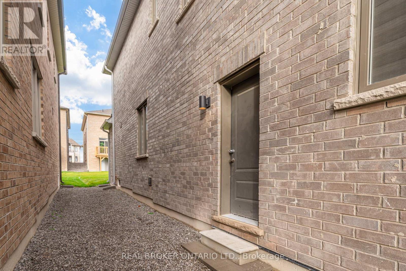 6 Northrop Bsmt Avenue N, Clarington, ON