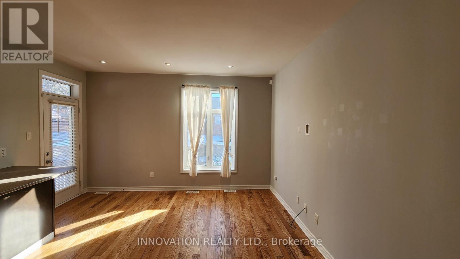 A - 293 Everest Private, Ottawa, ON - Indoor Photo Showing Other Room