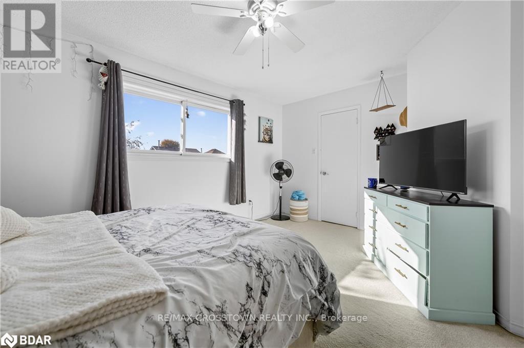 14 Corrie Crescent, Essa, ON - Indoor Photo Showing Bedroom