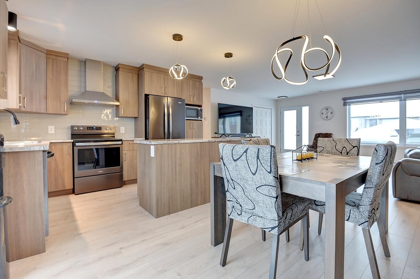 Kitchen - 2190 Place Des Jardins, Saint-Félix-De-Valois, QC - Indoor Photo Showing Kitchen With Upgraded Kitchen