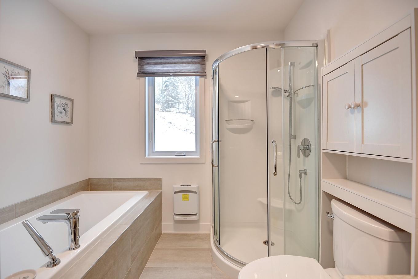 Bathroom - 2190 Place Des Jardins, Saint-Félix-De-Valois, QC - Indoor Photo Showing Bathroom