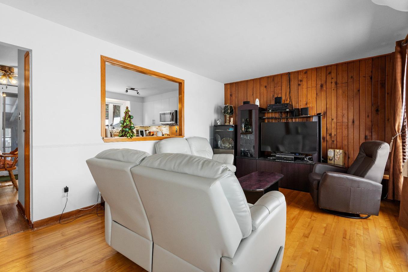 Living room - 1363 Rue Juchereau-Duchesnay, Québec (Sainte-Foy/Sillery/Cap-Rouge), QC - Indoor Photo Showing Living Room