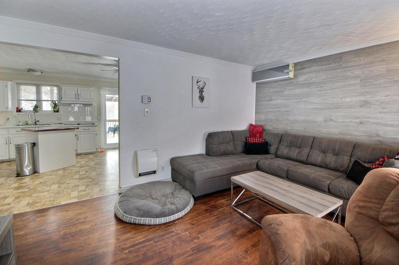 Living room - 671 Rue Des Aulnes, Amos, QC - Indoor Photo Showing Living Room