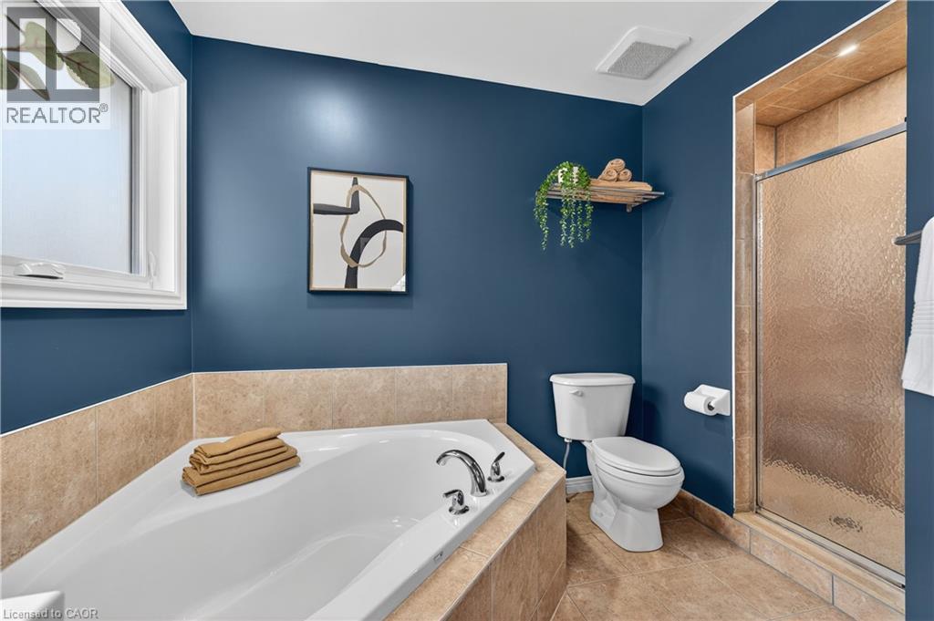51 Hickory Crescent, Grimsby, ON - Indoor Photo Showing Bathroom