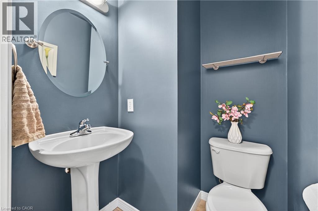 51 Hickory Crescent, Grimsby, ON - Indoor Photo Showing Bathroom