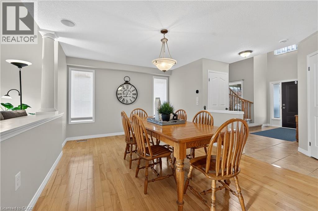 51 Hickory Crescent, Grimsby, ON - Indoor Photo Showing Dining Room