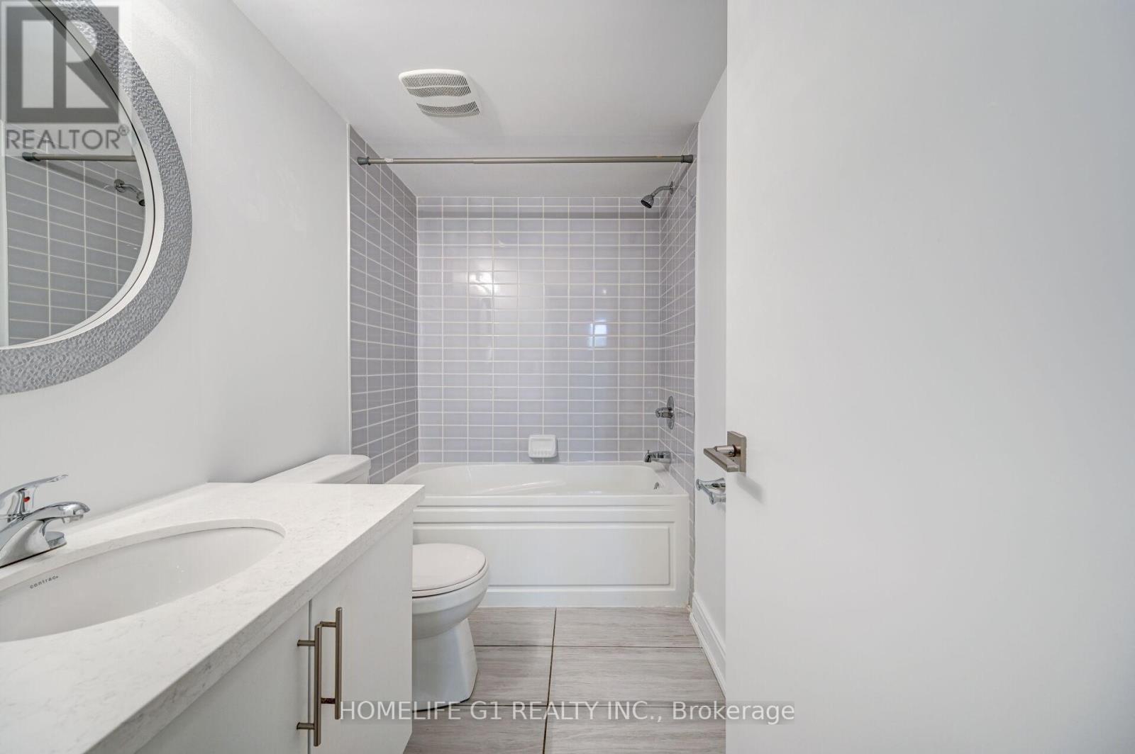 5 - 100 Dufay Road, Brampton, ON - Indoor Photo Showing Bathroom