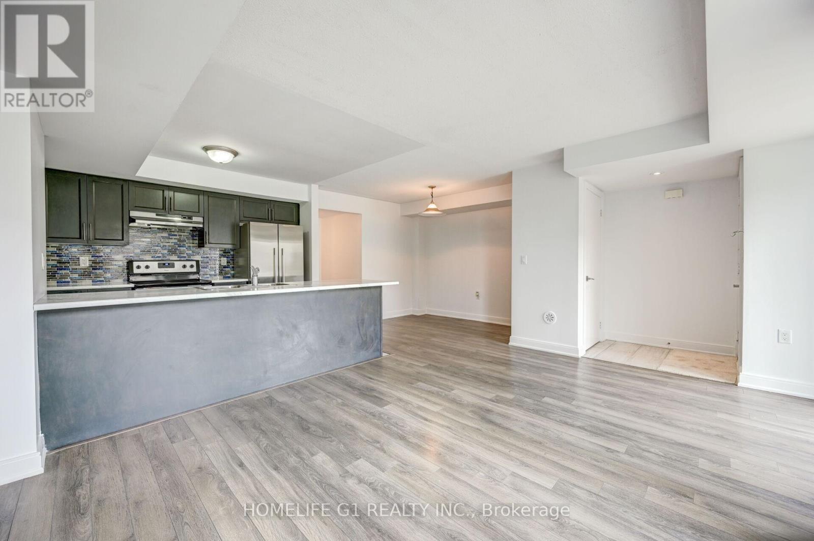 5 - 100 Dufay Road, Brampton, ON - Indoor Photo Showing Kitchen