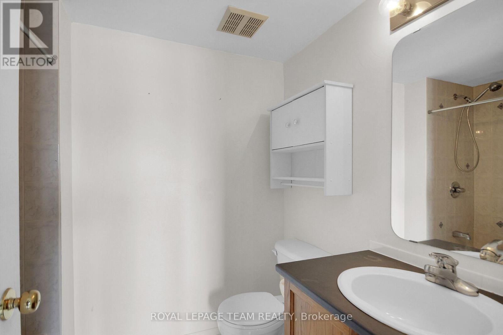 16 - 414 Hillsboro Private N, Ottawa, ON - Indoor Photo Showing Bathroom