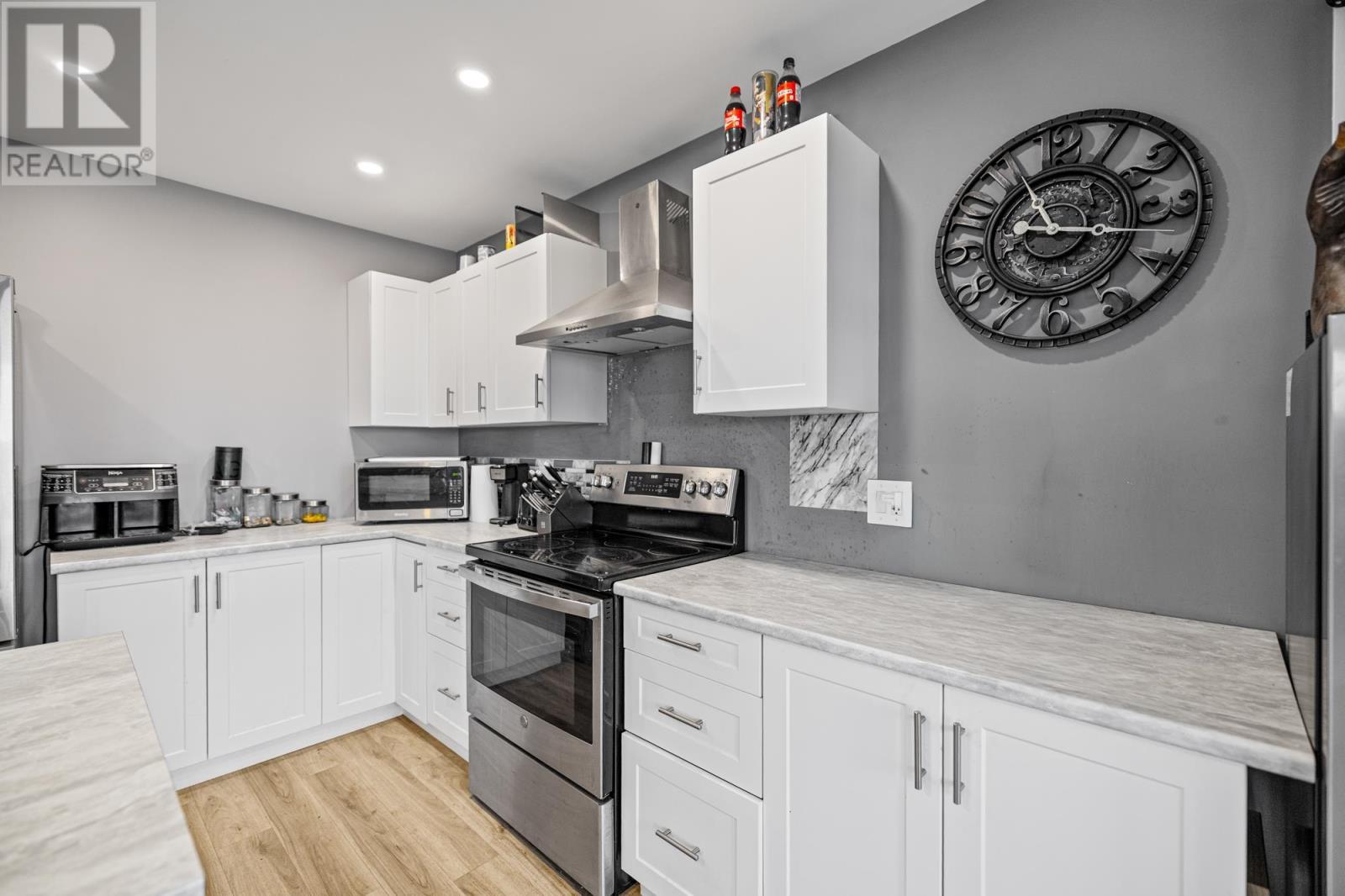 674 48Th Road, Mount Albion, PE - Indoor Photo Showing Kitchen