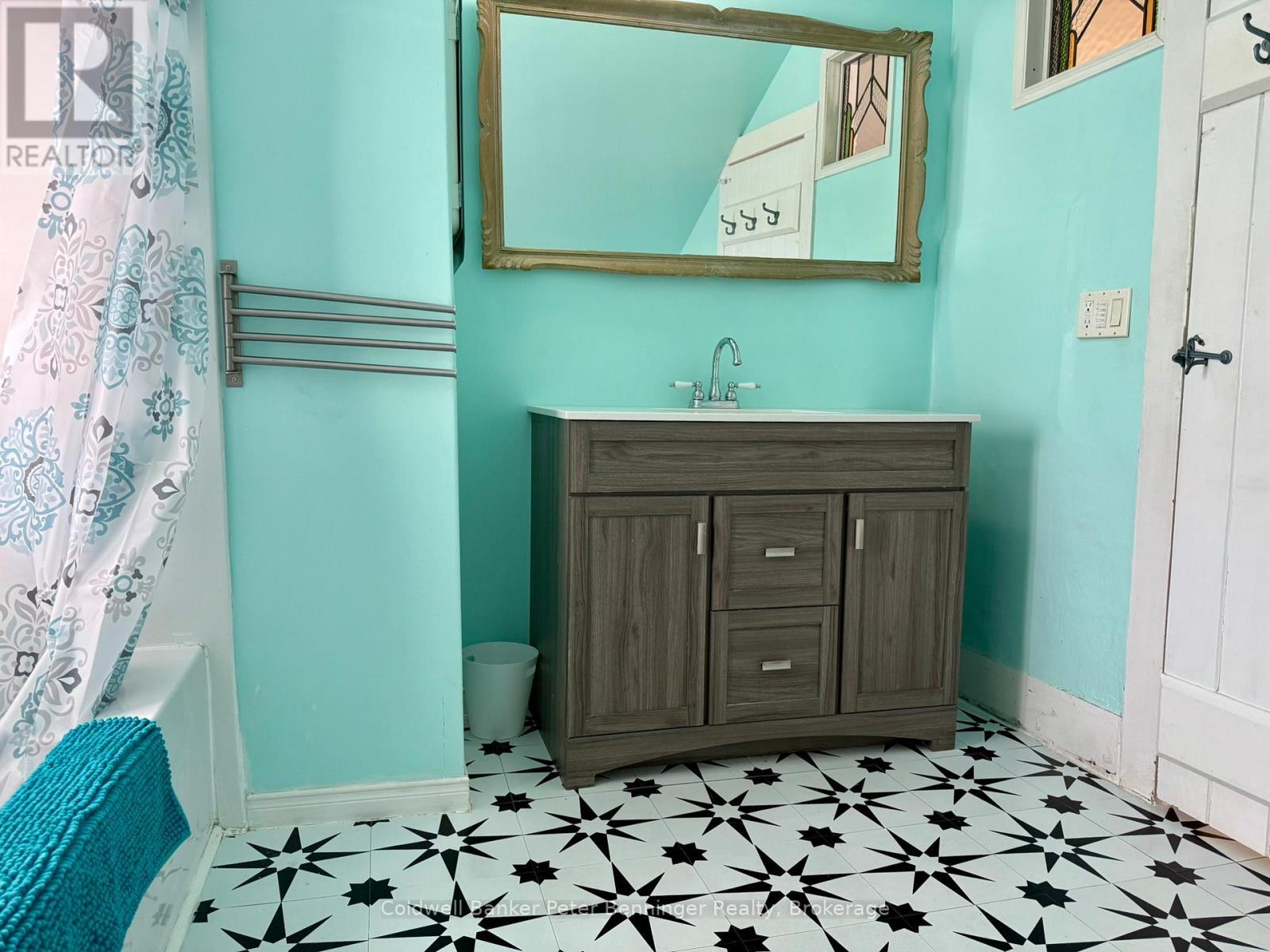 Upper bathroom - 378 11Th Street, Hanover, ON - Indoor