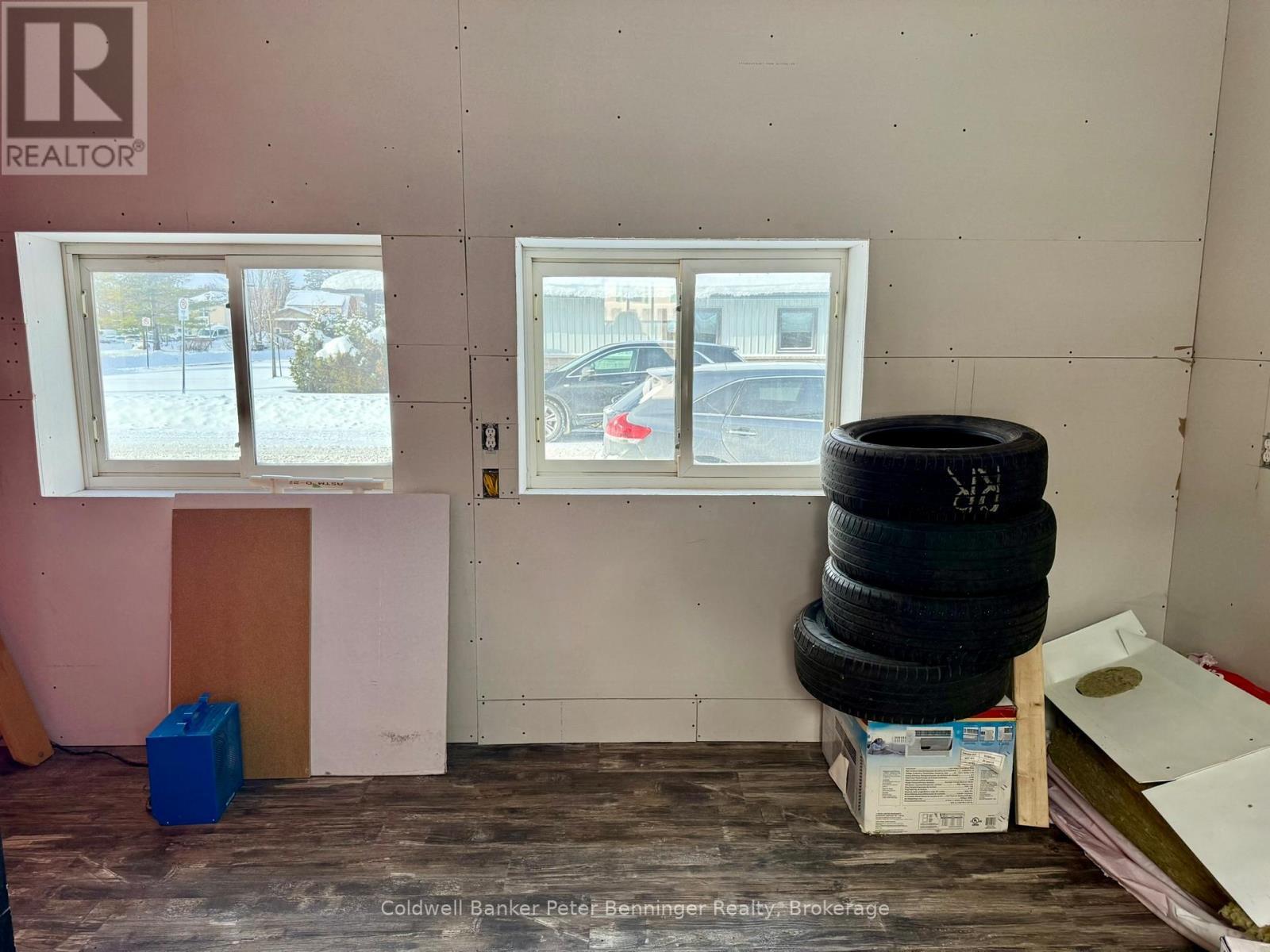 Commercial at the back of house - 378 11Th Street, Hanover, ON - Indoor Photo Showing Other Room