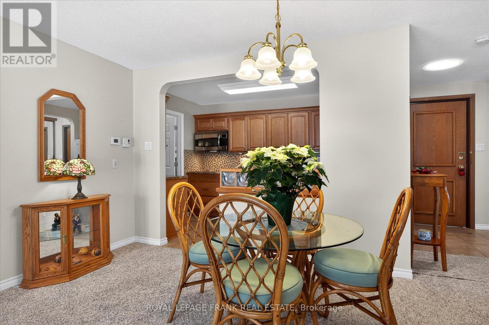 8 - 615 Whitaker Street, Peterborough (Ashburnham Ward 4), ON - Indoor Photo Showing Dining Room