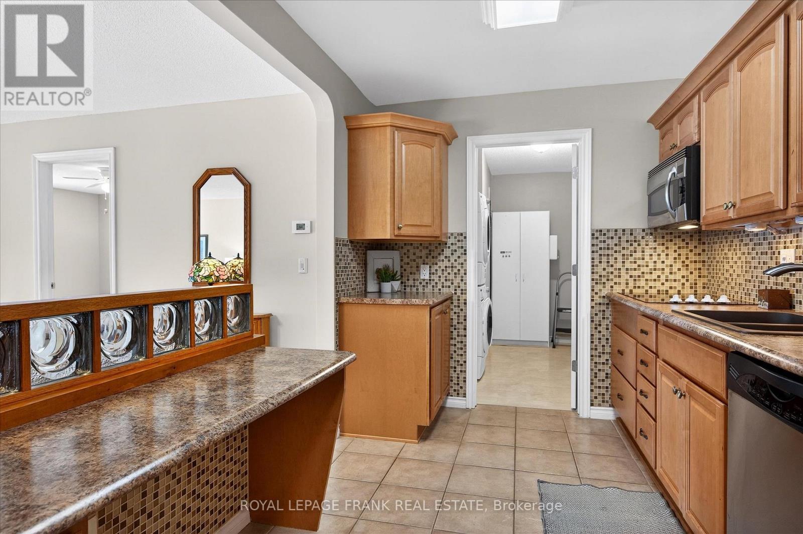 8 - 615 Whitaker Street, Peterborough (Ashburnham Ward 4), ON - Indoor Photo Showing Kitchen With Double Sink
