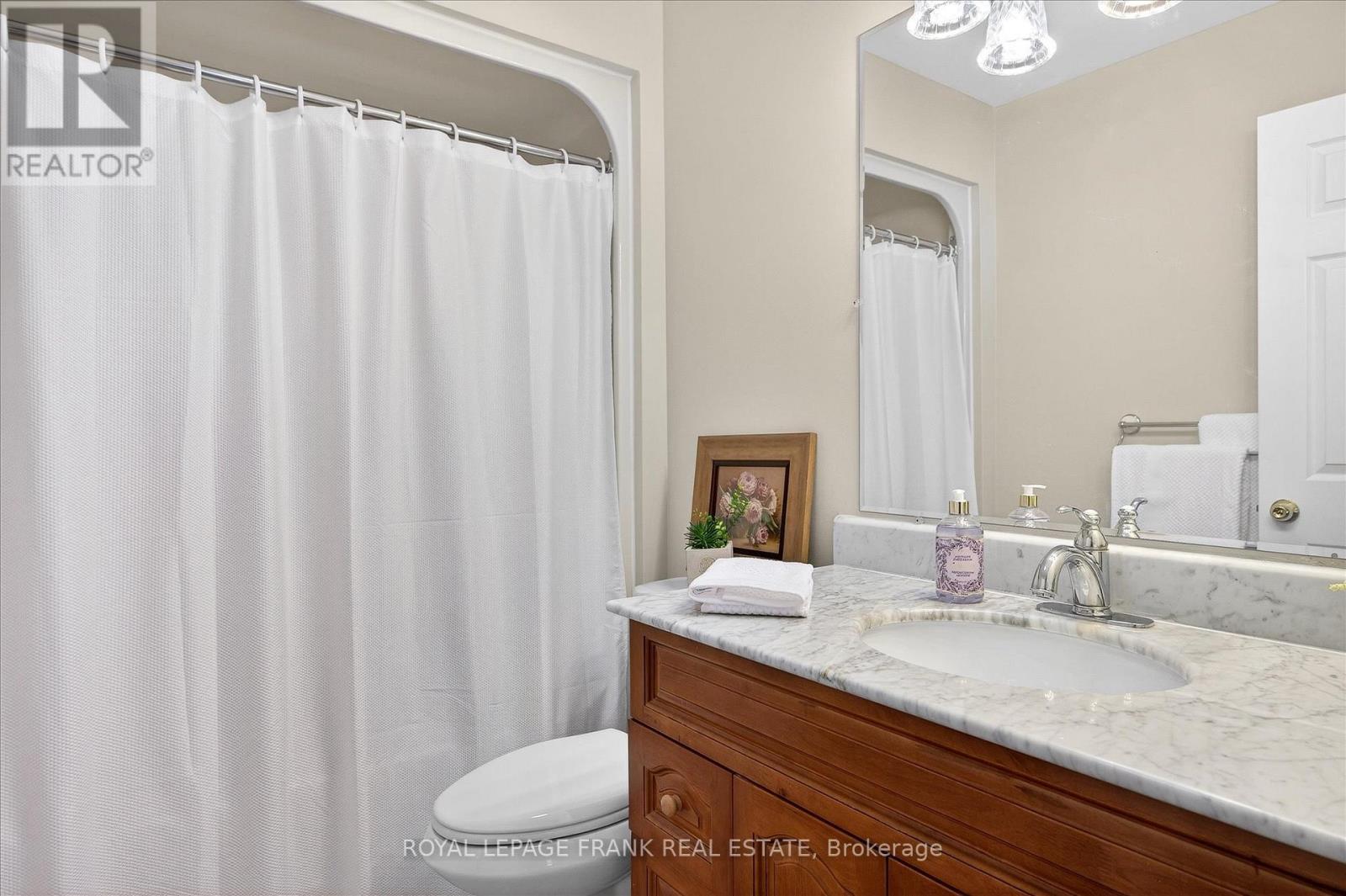 8 - 615 Whitaker Street, Peterborough (Ashburnham Ward 4), ON - Indoor Photo Showing Bathroom