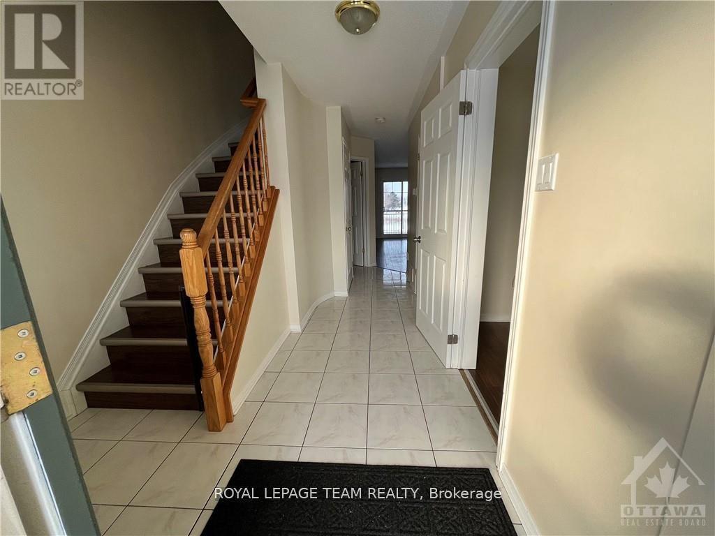 39 Thornbury Crescent, Ottawa, ON - Indoor Photo Showing Other Room
