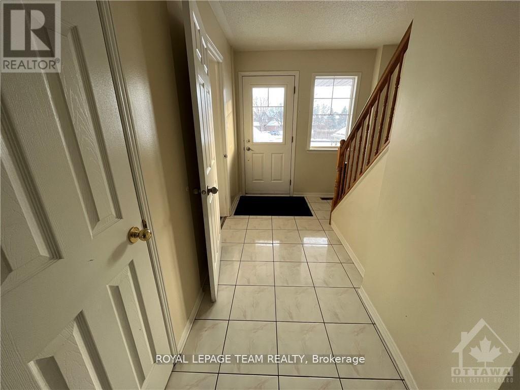 39 Thornbury Crescent, Ottawa, ON - Indoor Photo Showing Other Room
