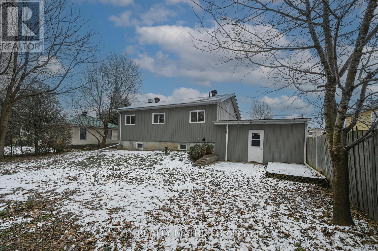 7510 Roger Stevens Drive, Montague, ON - Outdoor