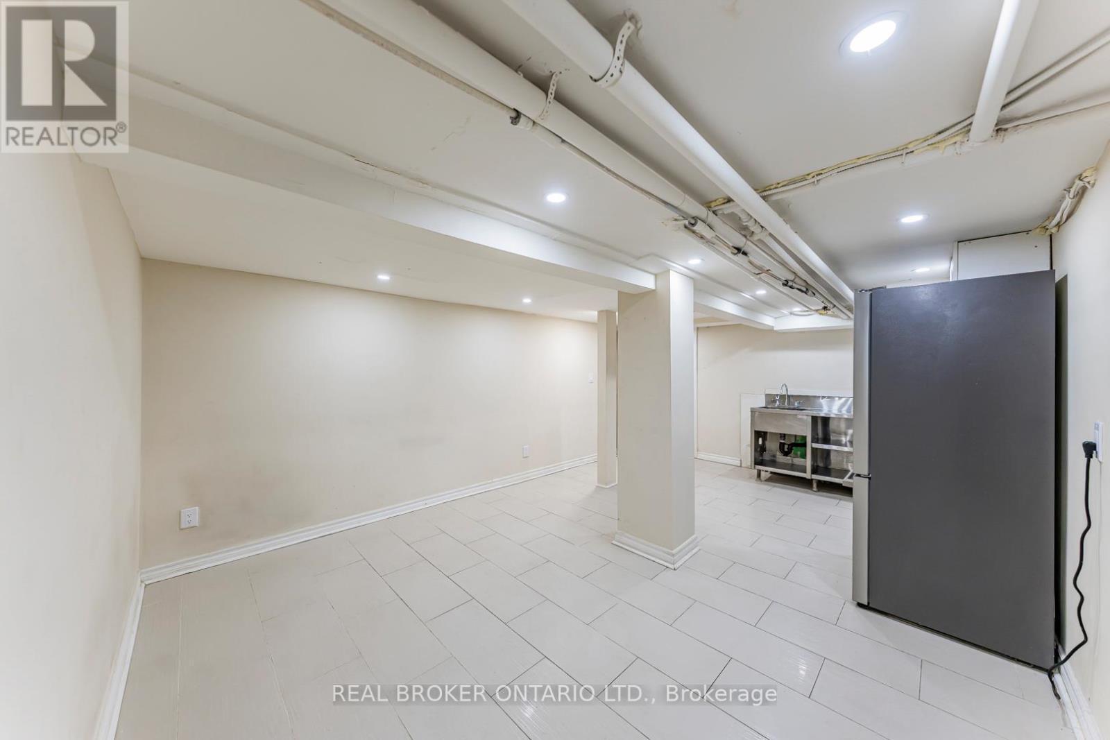 3212 Danforth Avenue, Toronto, ON