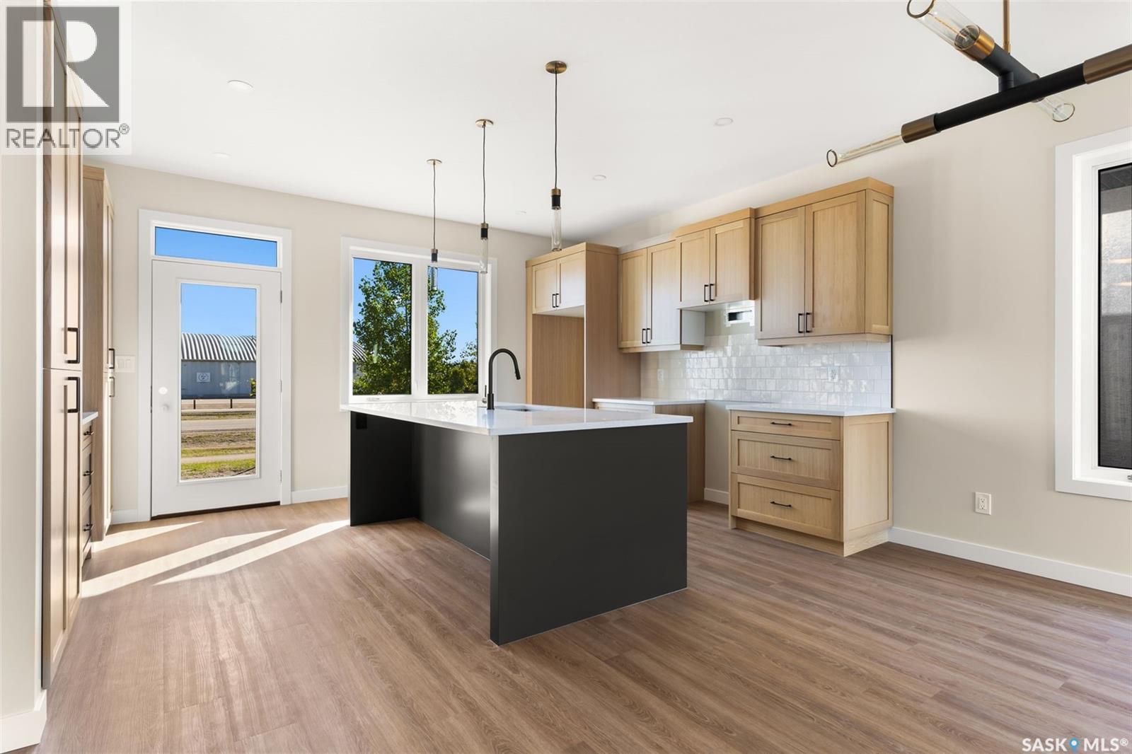 5 Konanz Bay, Balgonie, SK - Indoor Photo Showing Kitchen With Upgraded Kitchen