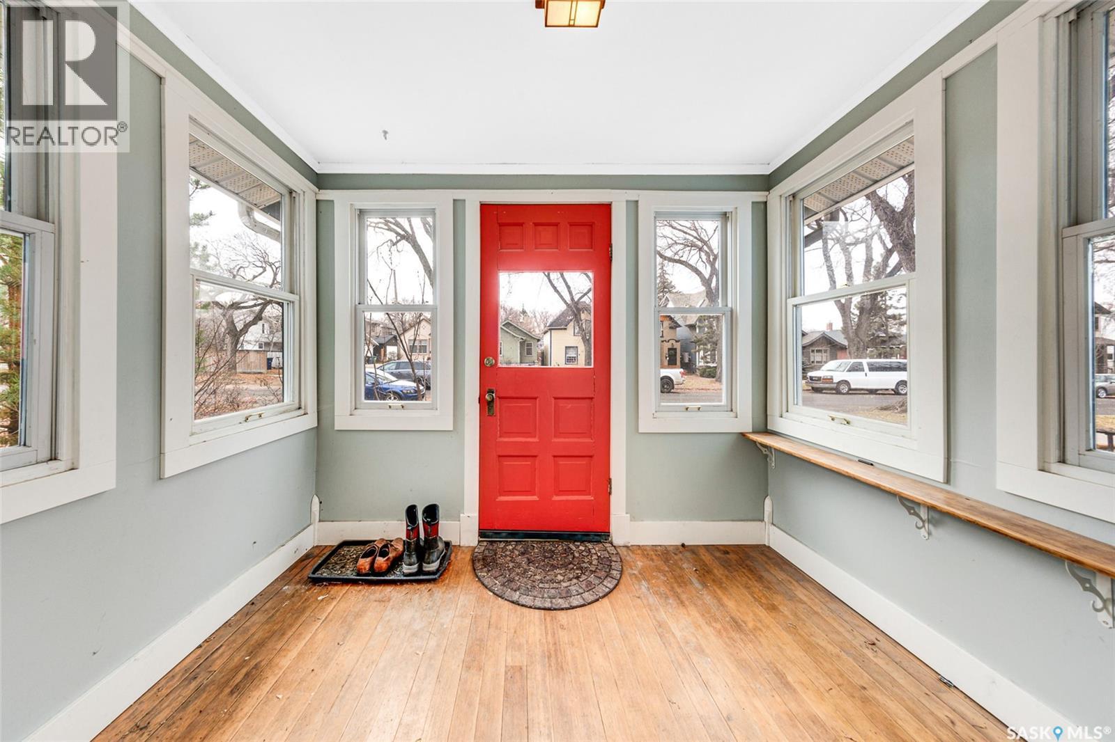 527 7Th Street E, Saskatoon, SK - Indoor Photo Showing Other Room