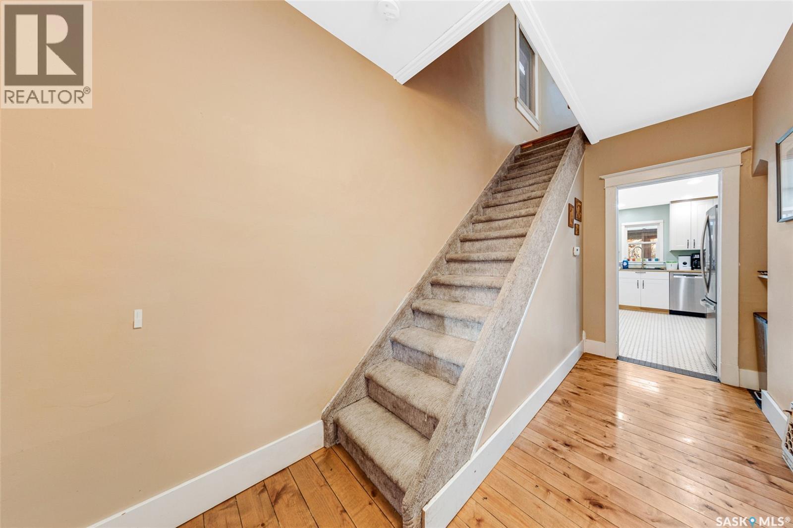 527 7Th Street E, Saskatoon, SK - Indoor Photo Showing Other Room